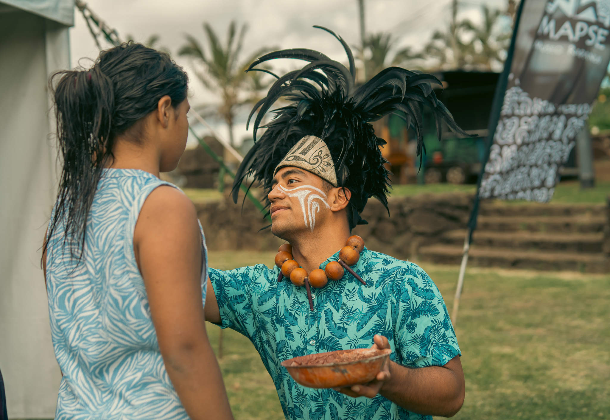 Mau Araki realizando tā tū